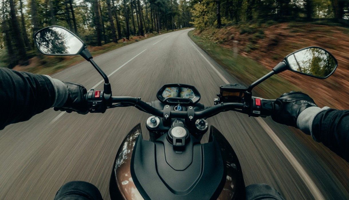 Schnelle Motorradfahrt in Südtirol schnell Motorradfahren auf den Passstraßen