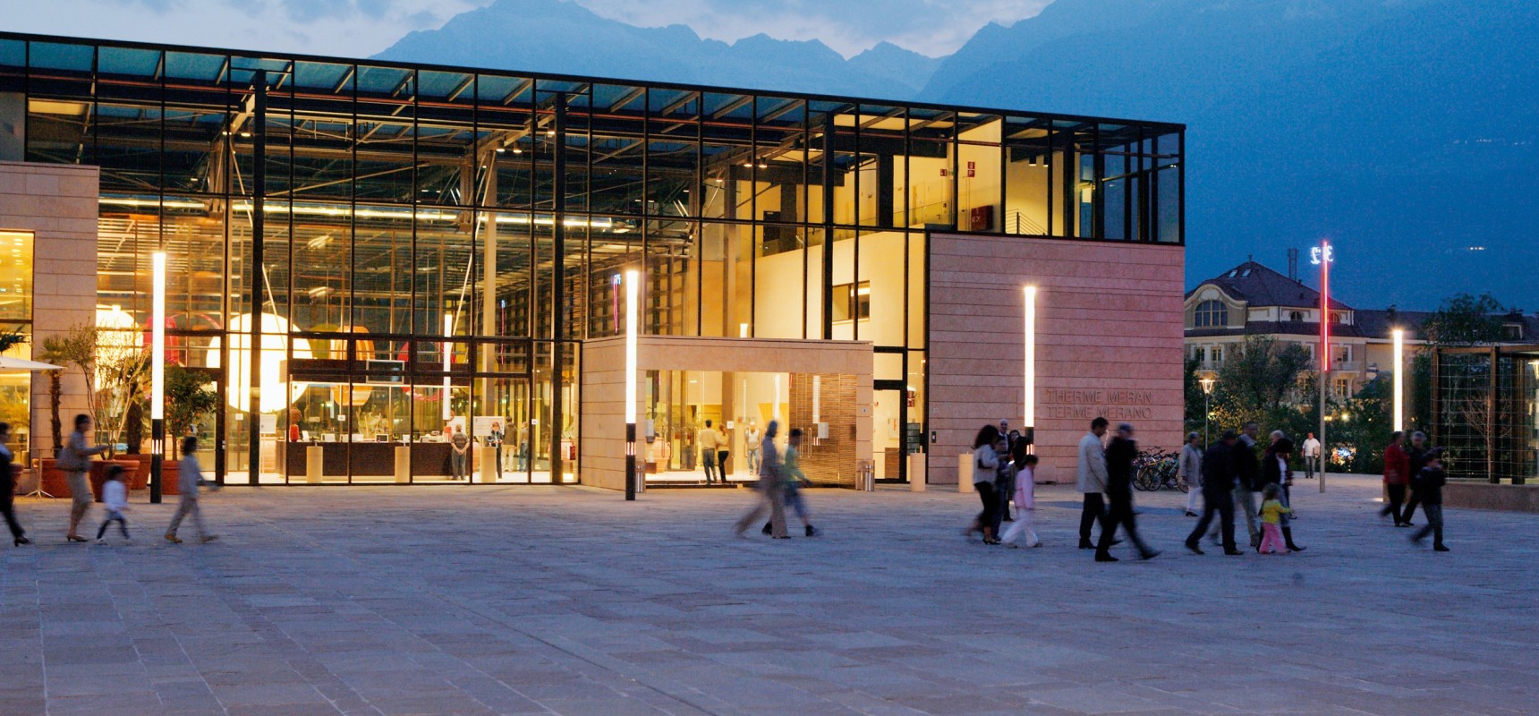 Eingangsbereich Therme Meran Eingangsbereich Therme Meran gegenüber, Partnerhotel Meranerhof