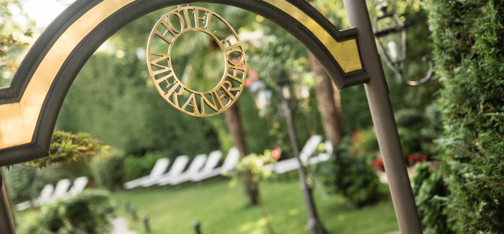 Eingang Garten Meranerhof Stilvoller und wunderschöner Eingangsbereich zum Garten vom Meranerhof