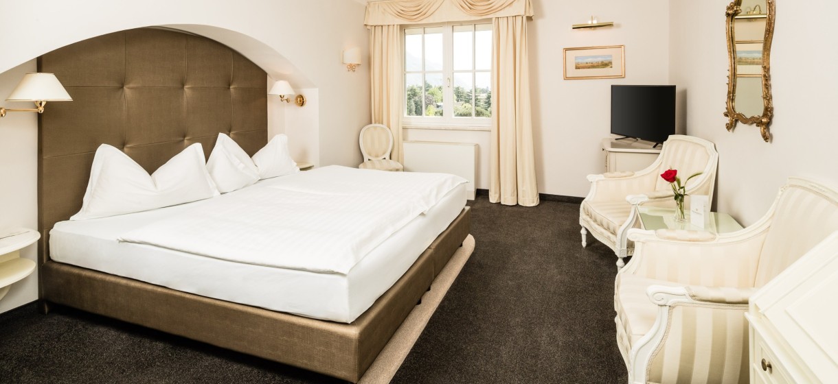 Doppelzimmer Bergblick Meranerhof Meranerhof Doppelzimmer mit wunderschönen Bergblick