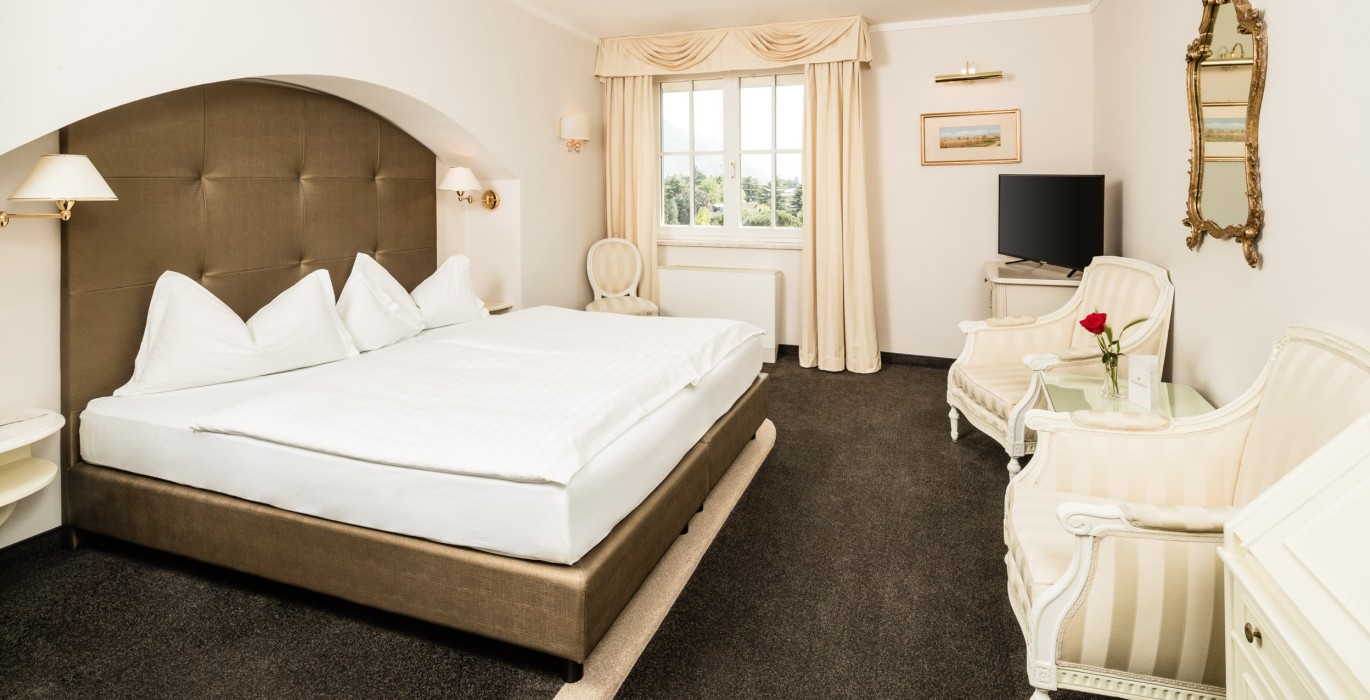 Doppelzimmer Bergblick Meranerhof Meranerhof Doppelzimmer mit wunderschönen Bergblick