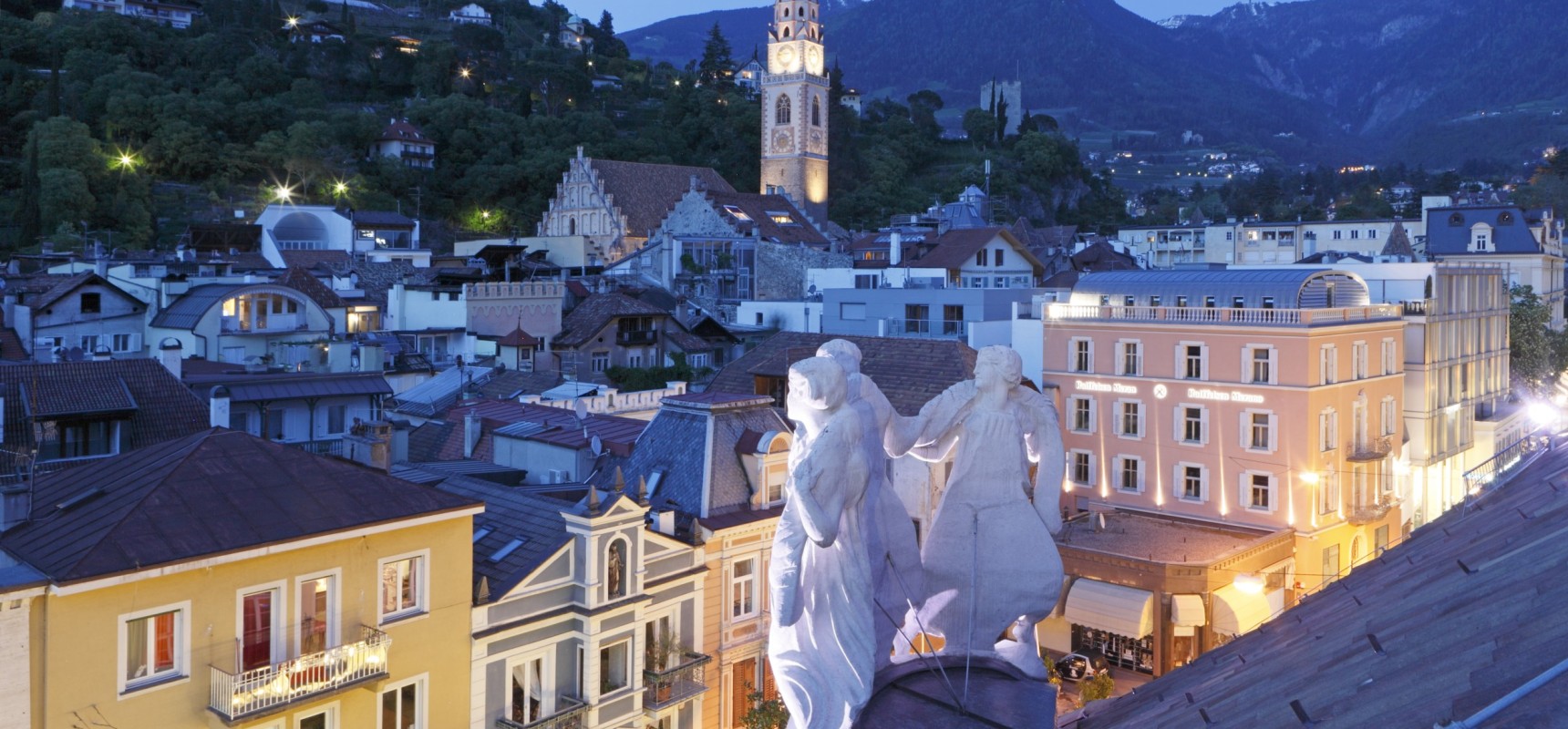Über den Dächern von Meran Traumaussicht auf die Stadt von Meran