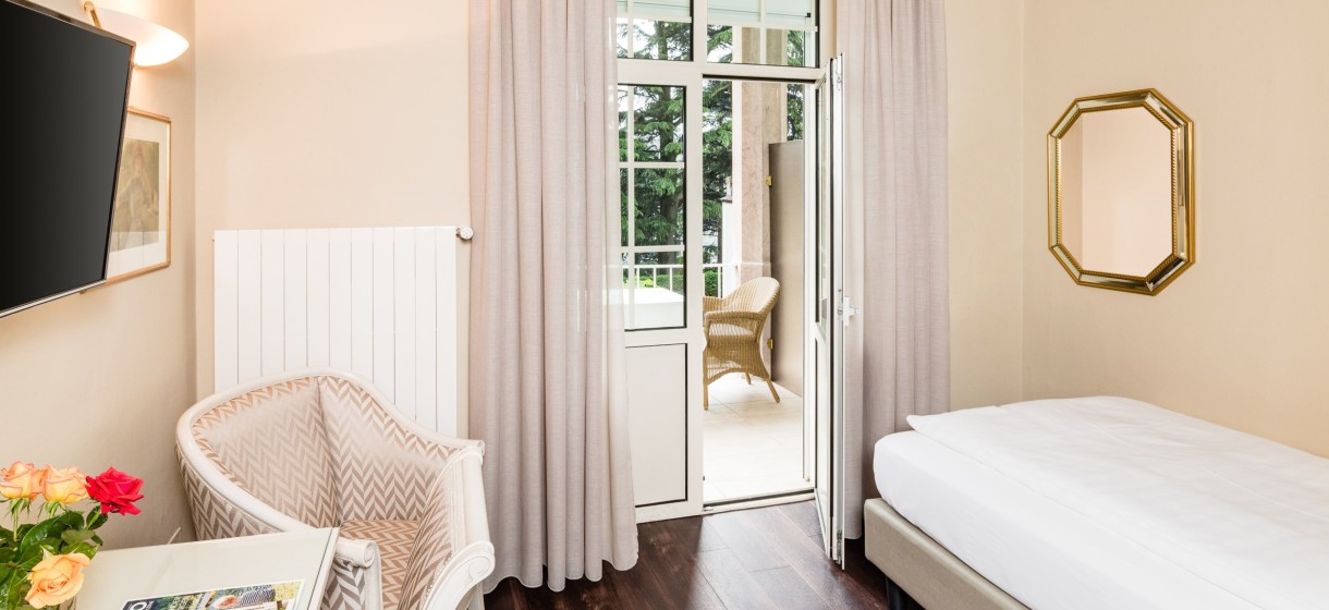 Einzelzimmer mit französischem Bett und Balkon Schönes Einzelzimmer comfort mit französischem Bett und Balkon, Meranerhof