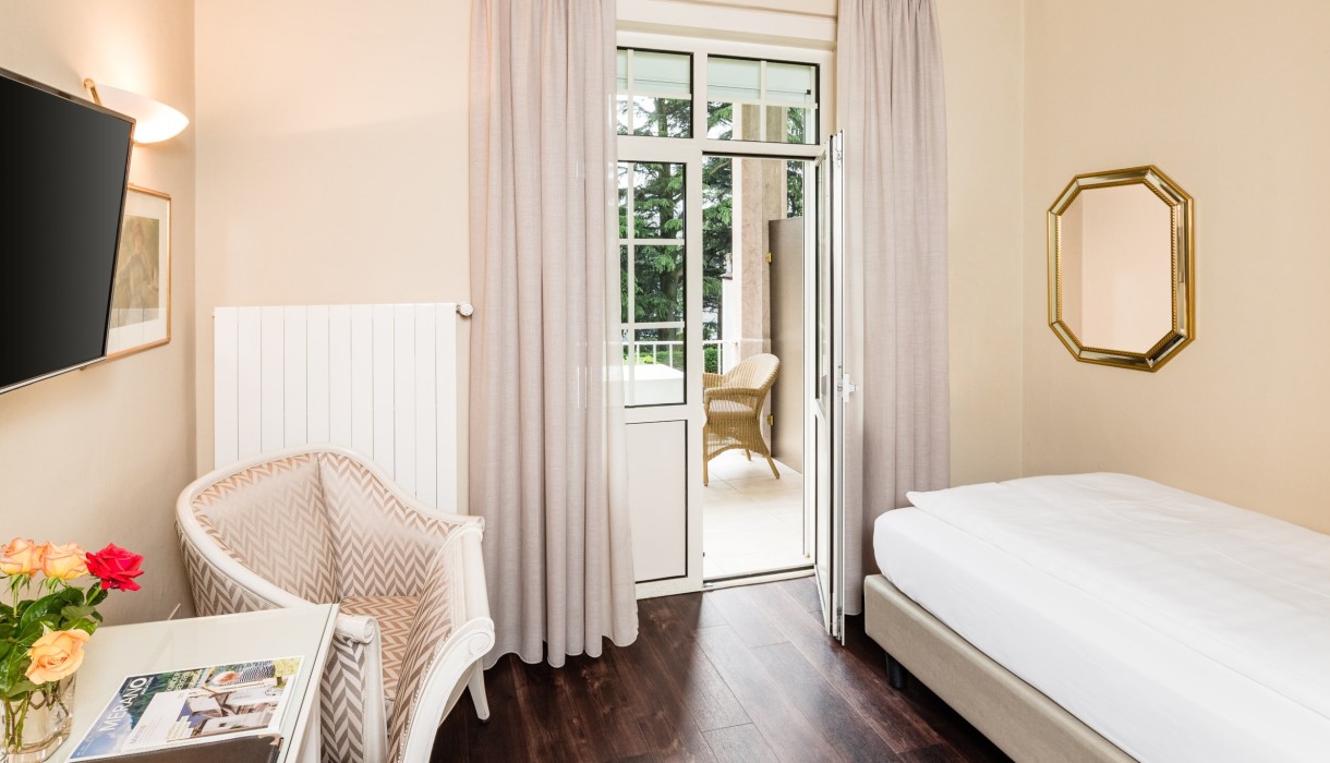 Einzelzimmer mit französischem Bett und Balkon Schönes Einzelzimmer comfort mit französischem Bett und Balkon, Meranerhof