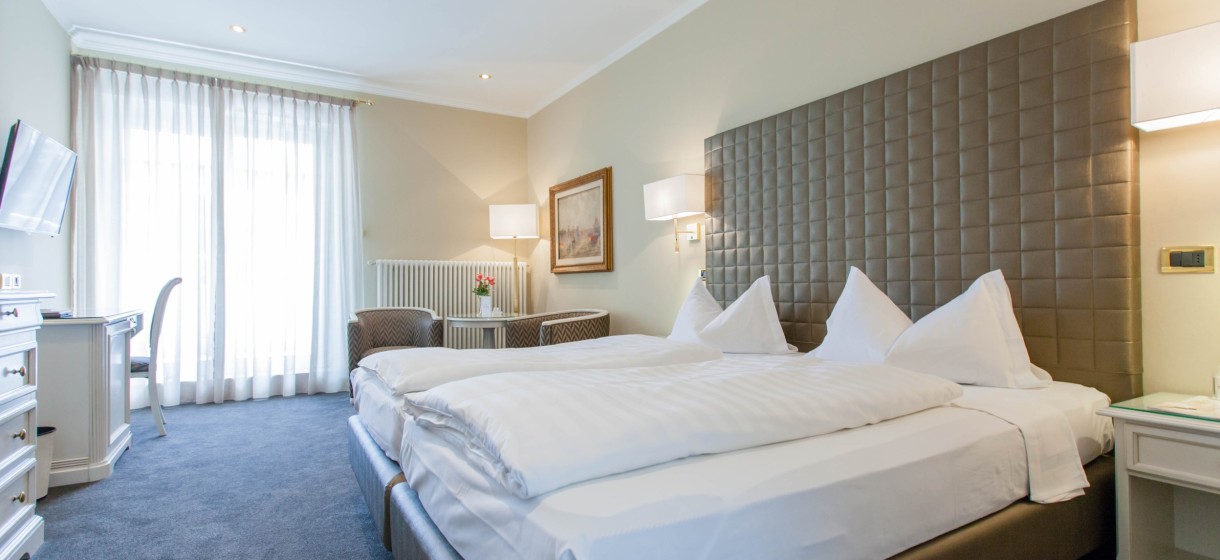 Doppelzimmer mit Balkon, Meranerhof Hotel Meranerhof Doppelzimmer mit Balkon, Zentrum von Meran