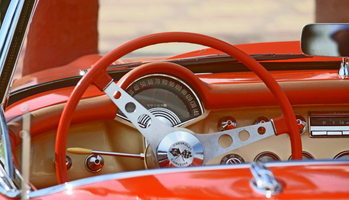 Ihr Oldtimerauto mit Stil in rot