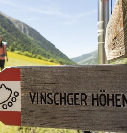 Vinschger Högenweg Detailbild Beschilderung Vinschger Höhenweg