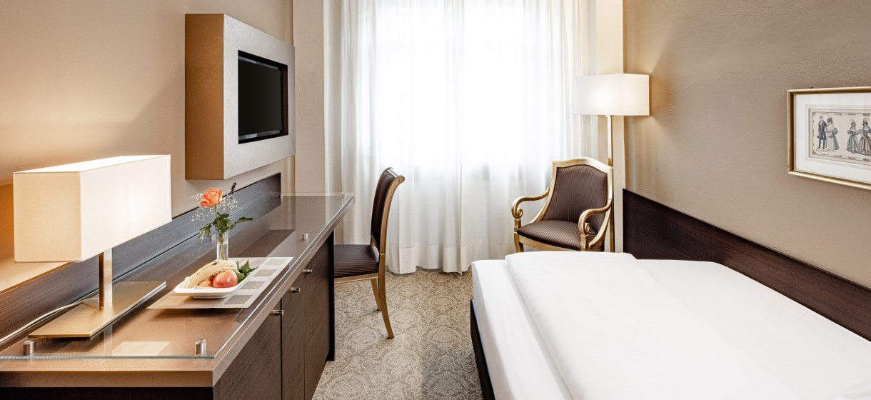 Einzelzimmer Comfort Meranerhof Einzelzimmer comfort mit französischem Bett, Hotel Meranerhof