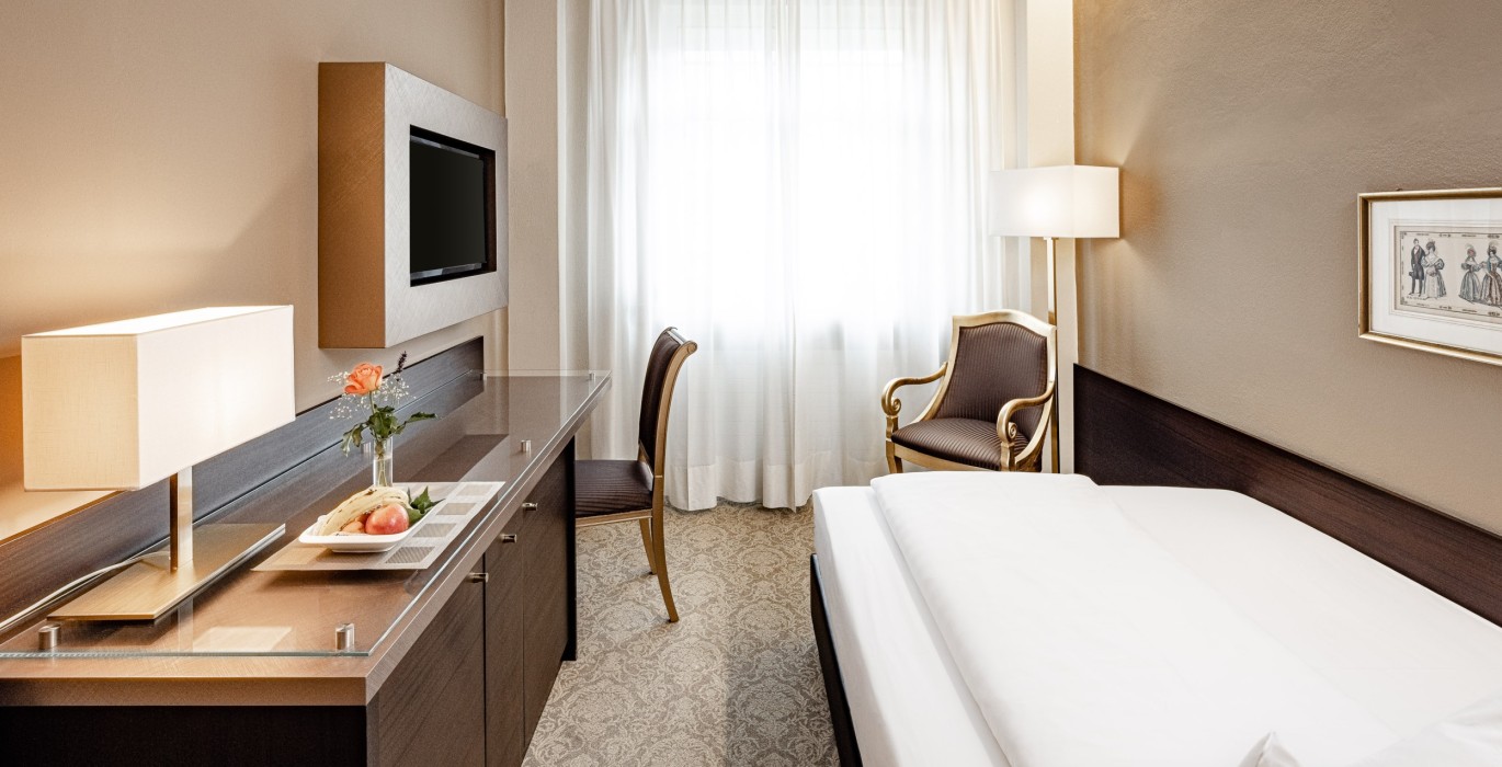 Einzelzimmer Comfort Meranerhof Einzelzimmer comfort mit französischem Bett, Hotel Meranerhof