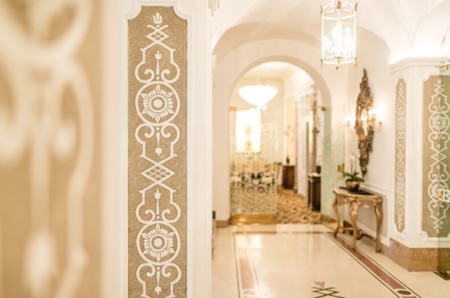 Lobby Meranerhof Stilvolle Lobby mit Blick zum Salon im Hotel Meranerhof