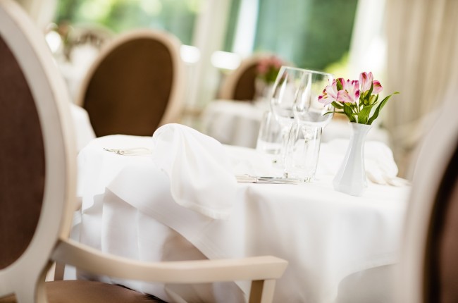 Detailbild Tisch Restaurant Meranerhof Restaurant Meranerhof Detailbil eines Tisches