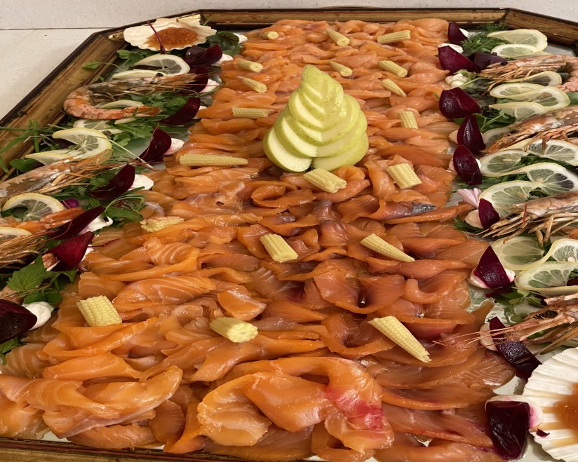 Lachs am Buffet: Genießen Sie den exquisiten Lachs beim Ferragostofestbuffet im Classic Hotel Meranerhof